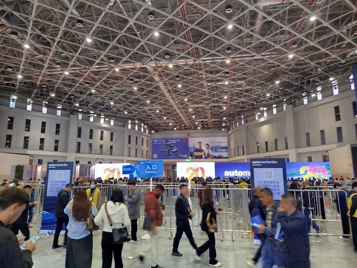 معرض SNEC للطاقة الشمسية شنغهاي 2026: كيف تستورد ألواح الطاقة الشمسية الأرخص في العالم من الصين
